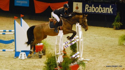 Amanda Slagter rijdt A Splash of Class naar de overwinning in de klasse Z. foto: Steven Stegen