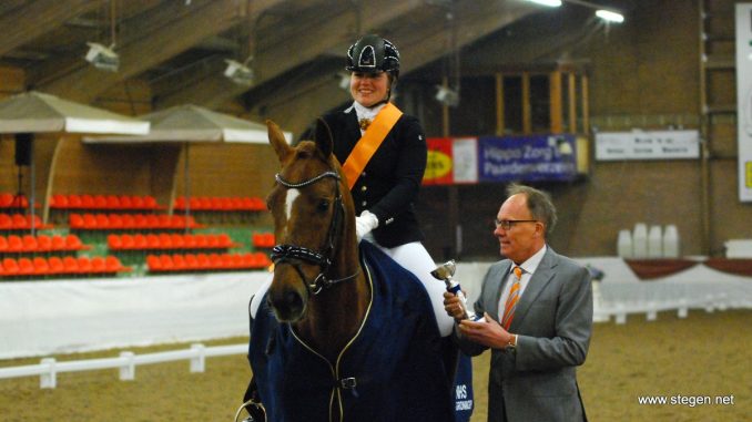 Britt Muis werd met Corlando Gronings kampioen in de Z2.