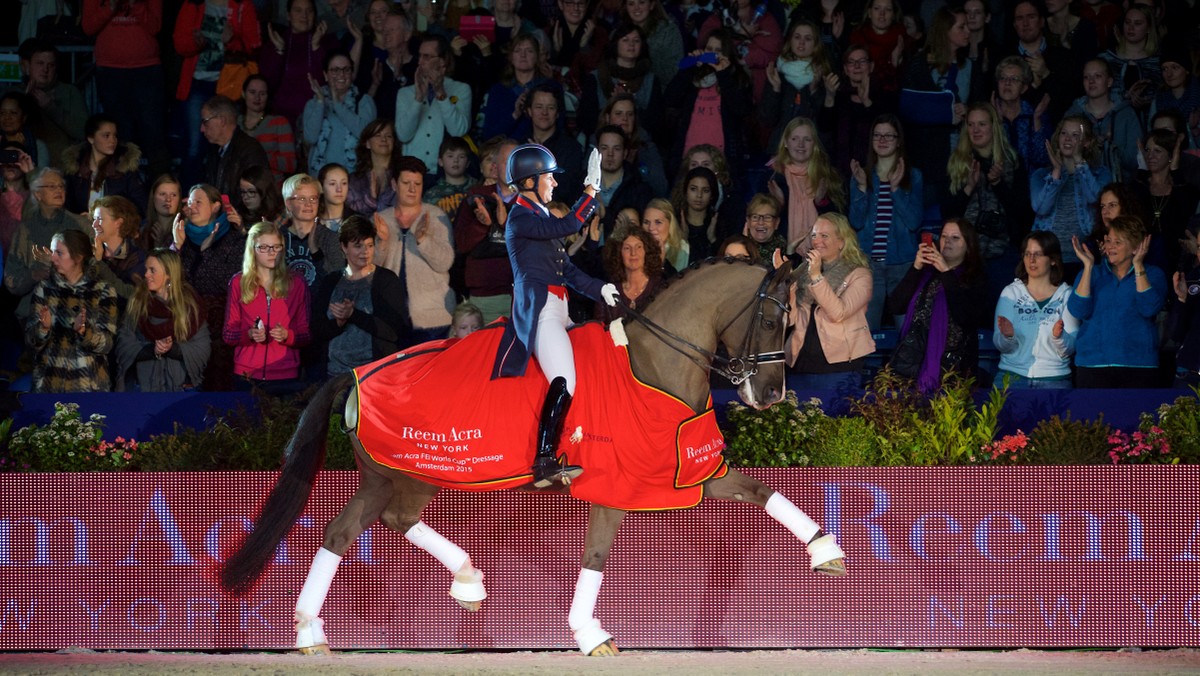 Charlotte Dujardin en Valegro tijdens de ereronde.