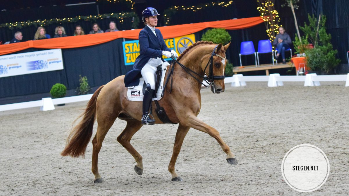 Christa Larmoyeur Aston Martin Indoor Groningen