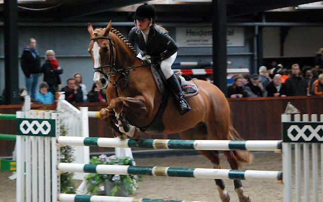Claudia van Dijk ruimschoots aan kop in Bronneger