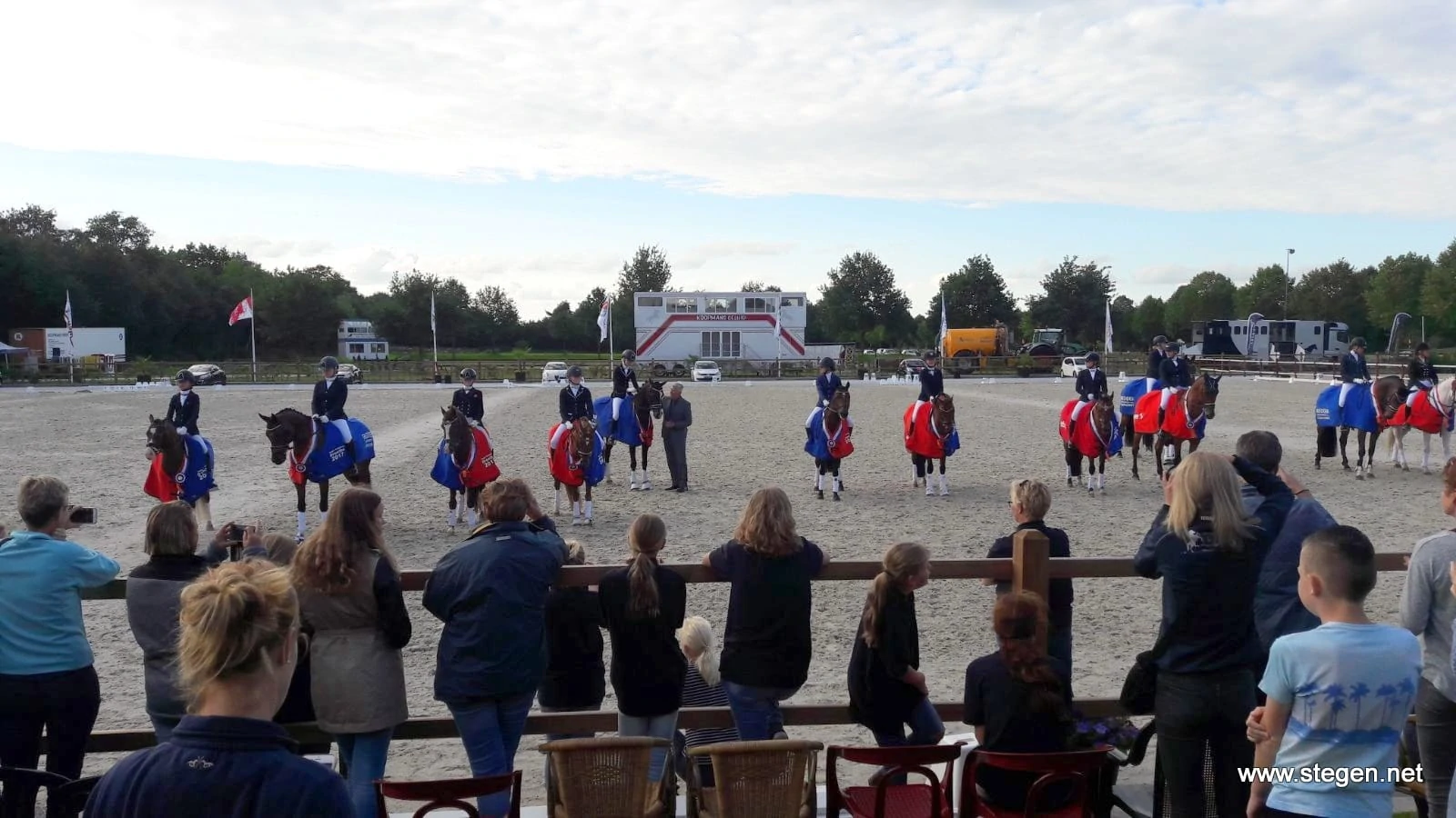Alle dressuurkampioenen van Drenthe op een rij. foto: Ingeborg Vermeer