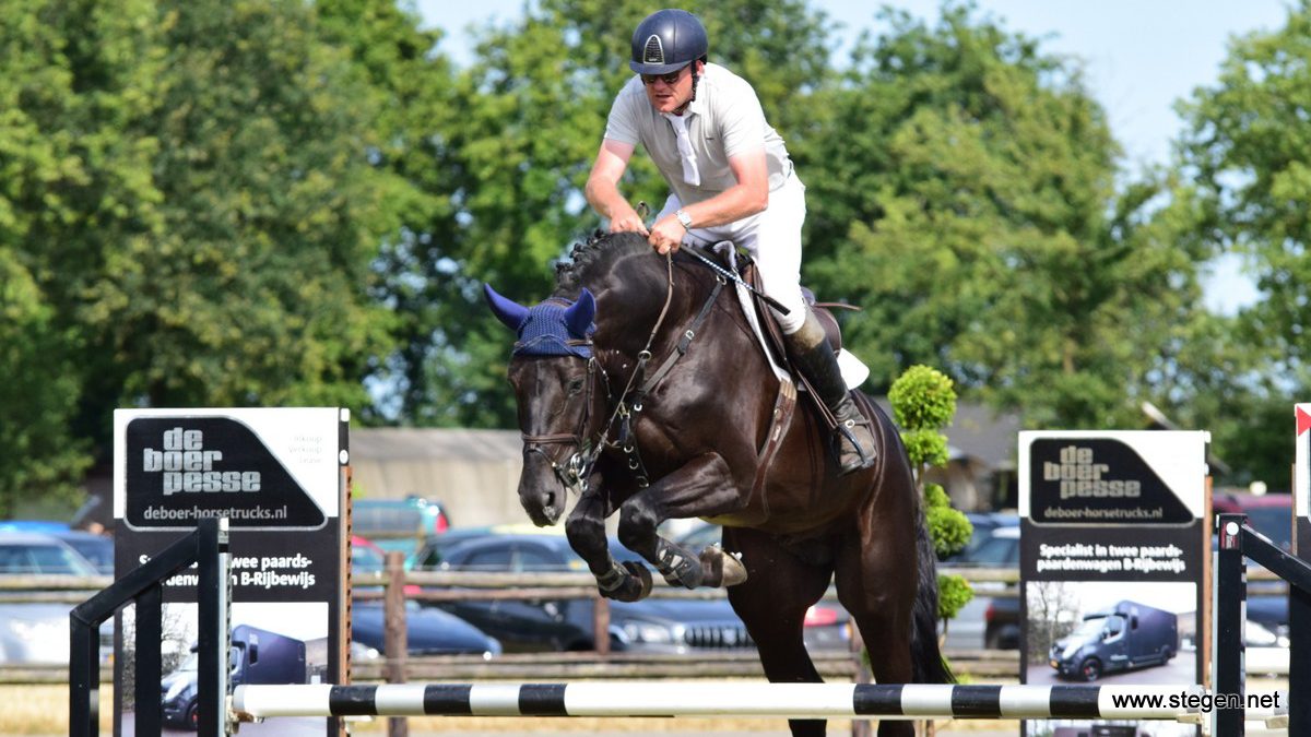 Albert Zoer en Il est Balou wonnen ook bij Hippisch Holtrijk De Wolden Cup.