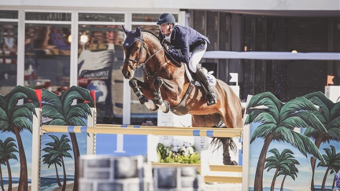 Daniel Deusser rijdt Clintop naar de overwinning in Miami. foto: Stefano Grasso