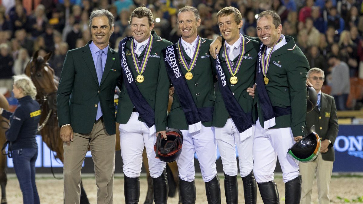 De winnende Ierse equipe met chef d'equipe Rodrigo Pessoa, Shane Sweetman, Denis Lynch, Bertram Allen and Cian O'Connor. Photo FEI/Claes Jakobsson