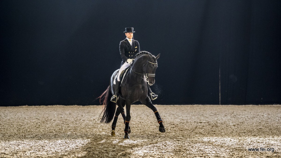 Edward Gal werd met Glock's Zonik tweede in de wereldbeker bij Indoor Brabant. foto: FEI/Digishots