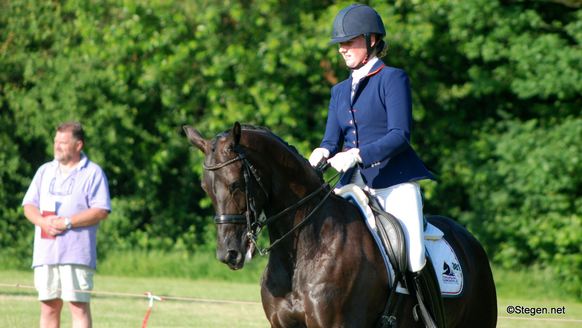 Indoor Tolbert. Femke Beljon won met Zeanine.