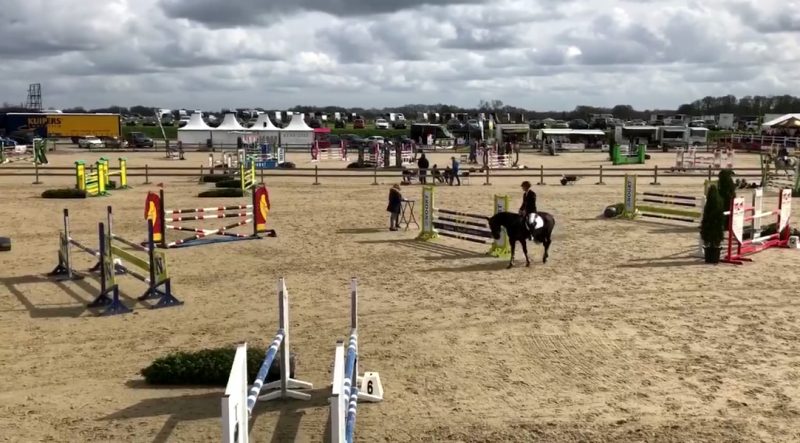 Gerrit Veenstra op het terrein in Albergen.