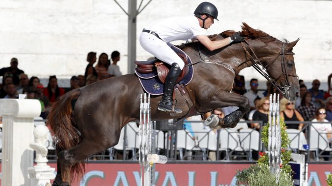 Harrie Smolders rijdt Don VHP Z naar de overwinning in de Grote Prijs Rome. foto: Stefano Grasso | Longines Global Champions Tour