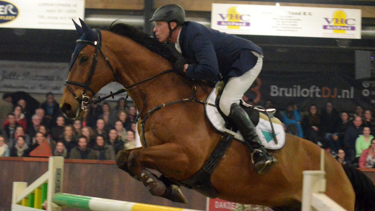 Hartwig Rohde rijdt Havinga's Amando naar de zege op Indoor Tolbert.