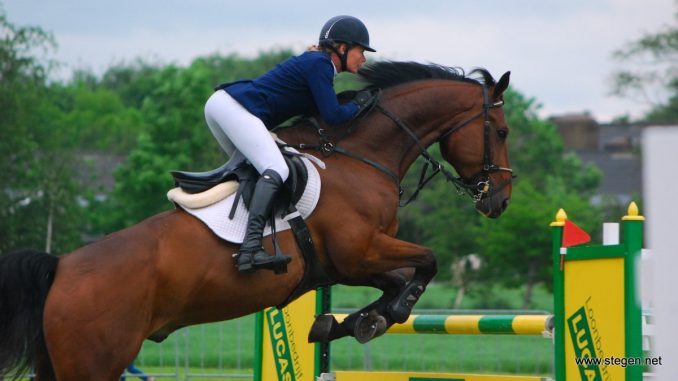 Hester Klompmaker won op het CH Marum de ZZ-rubriek met Apple.