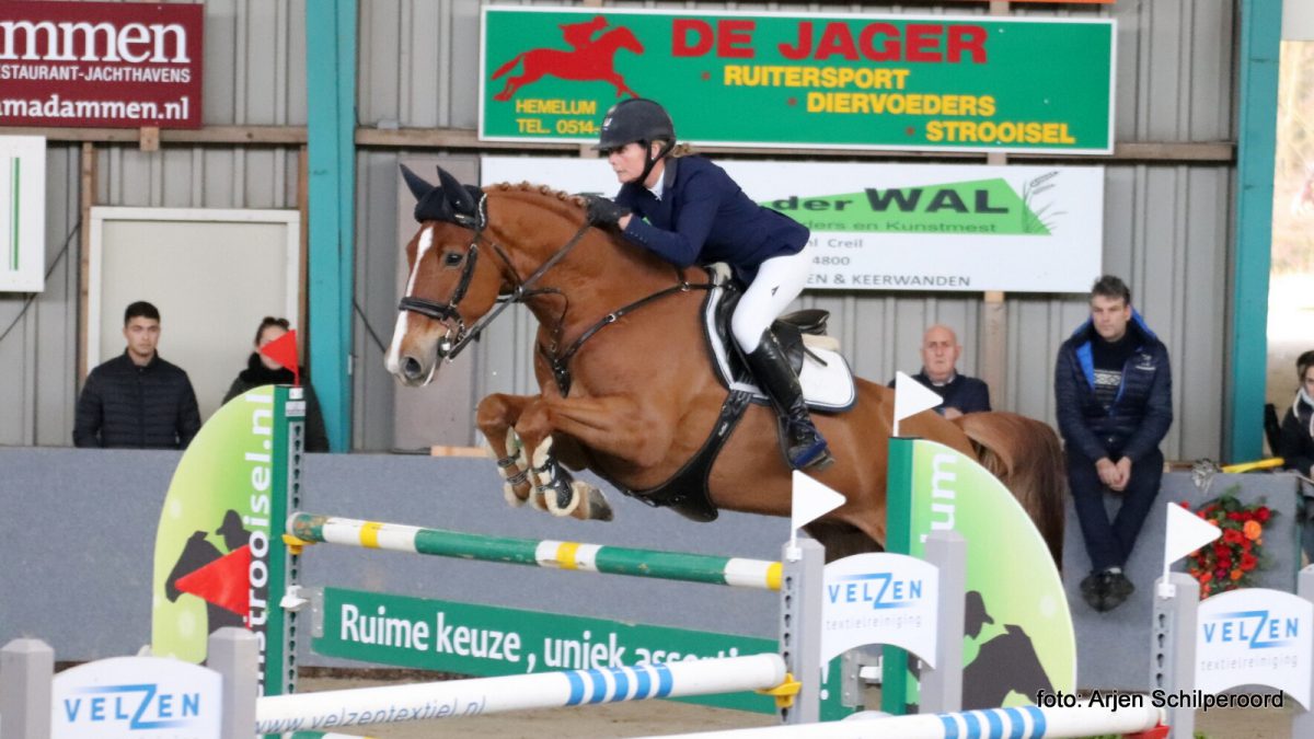 Hester Klompmaker en Guessina op weg naar de Friese titel in het ZZ.