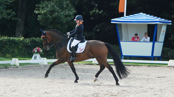 Gronings kampioene Sanne Gilbers werd vijfde in de ZZ-licht met Bus Spencer. ©Steven Stegen