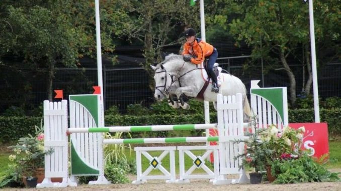 EK Milstreet. Lysanne Kruizinga en haar paard Elberta VDK in actie in Millstreet.