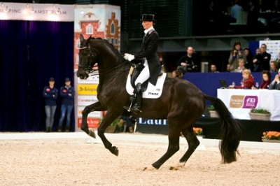 Imke Schellekens met Toots tijdens Jumping Amsterdam in 2013.