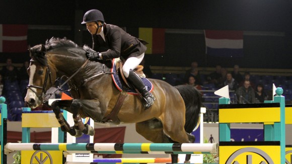 Jeanette Corbeek met Landjonker op weg naar de zege. ©Roos Meertens