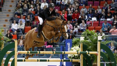 Jur Vrieling met Arezzo VDL (archief). foto: VDL Stud