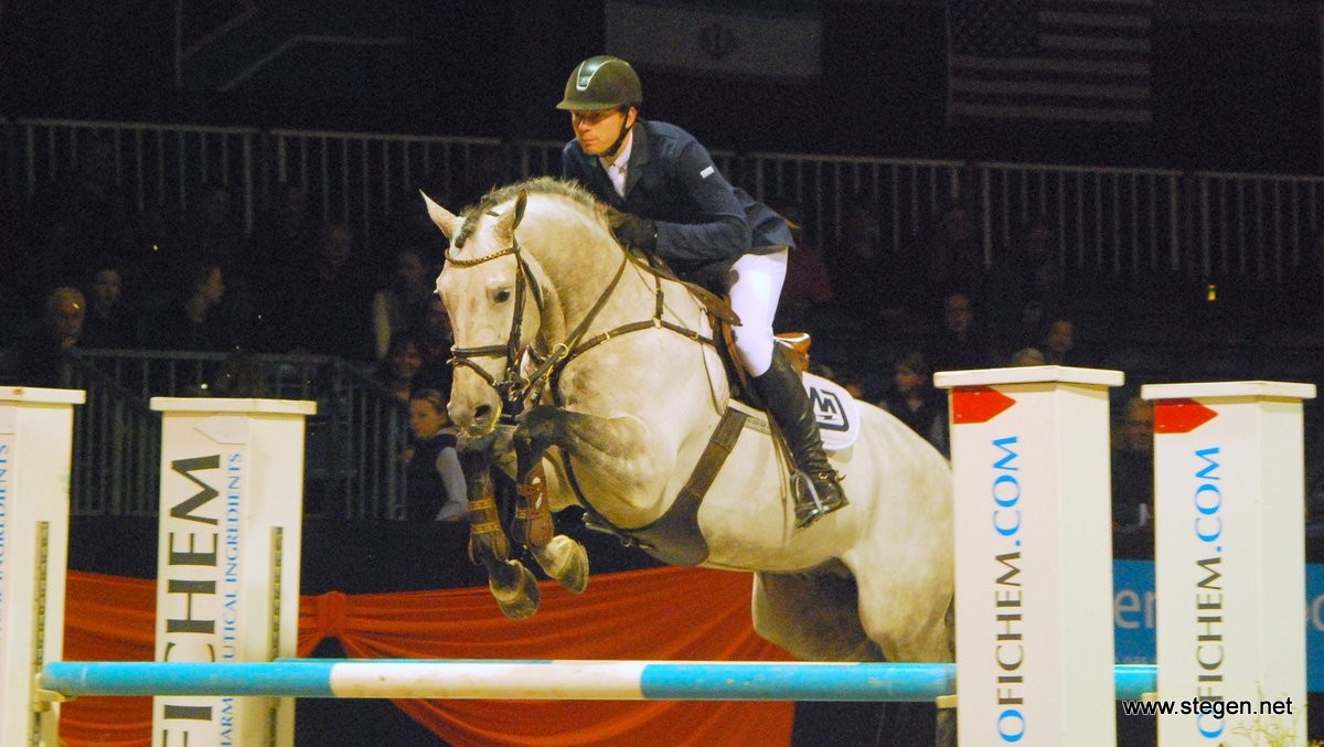 Lennard de Boer won met Durango VDL de Grote Prijs van Paard Hardenberg.