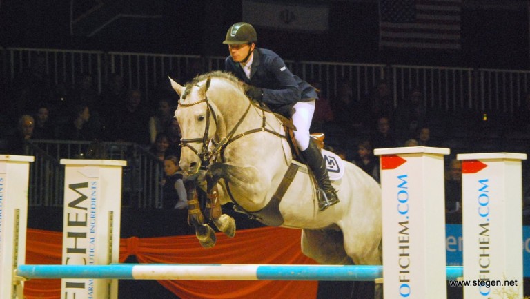 Lennard de Boer won met Durango VDL de Grote Prijs van Paard Hardenberg.