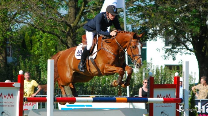 Lennard de Boer met VDL Edgar M.