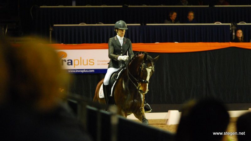 Linda Kouwenhoven won met Floyd in Winschoten ook de tweede selectie in de ZZ-licht voor het Gronings kampioenschap.