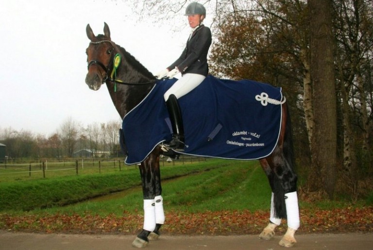 Linda Kouwenhoven met Siegi, foto: Stal Larmoyeur