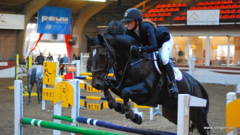 Lynn Bulthuis werd met Cracker Jack Gronings kampioen in het ZZ.