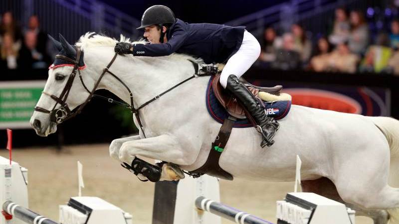 Maikel van der Vleuten rijdt Sapphire naar de eerste plaats op JIM. ©Jacob Melissen