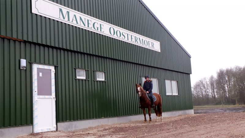 De nieuwe manege van RV en PC Oostermoer in Gieterveen. foto: RV Oostermoer