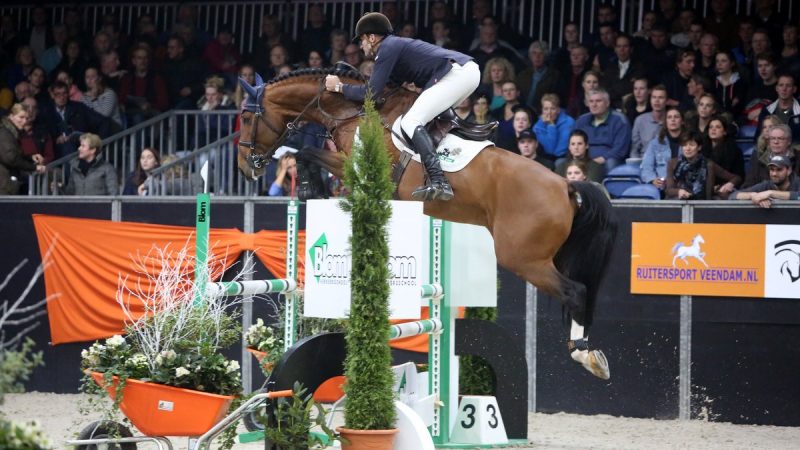 Gelegenheidsruiter Marcel de Boer in actie met Heineken VK VDL.