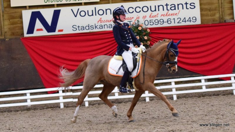 Marcella Berends met Himmeren's Goudtopaas.
