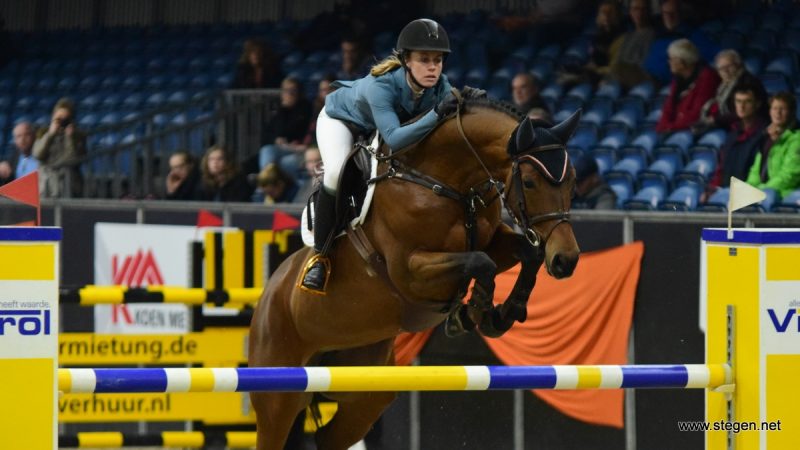 Maureen Bonder kwam met Come Together één honderdste te kort voor haar tweede overwinning met dit paard.