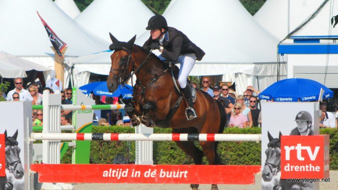 Michael Greeve won met Whitney BB ook het tweede onderdeel van het NK springen.