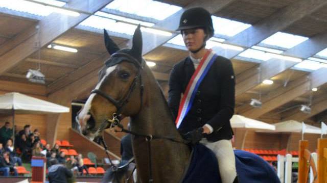 Nicole Botma werd met Dollard's Abu Dhabi Gronings kampioen in de ZZ.  ©KNHS Groningen