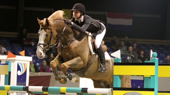 Nicole Botma pakte met Aniviero Z de overwinning in het ZZ-progressief. ©Roos Meertens