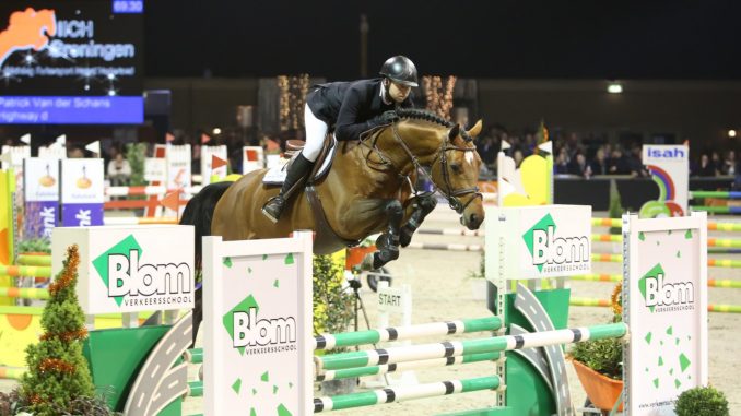 hengstencompetitie Zuidbroek. Patrick van der Schans rijdt Highway M Tn naar de overwinning in de hengstencompetitie klasse L. foto: Mariol Middel