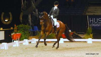 Rachelle Buining maakte met Rhythm and Blues een winnend debuut in de Young Riders proef