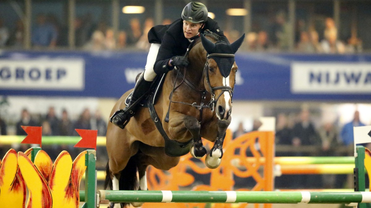 Remco Been en Holland van de Bisschop op weg naar de overwinning in de Grote Prijs Indoor Wierden. foto: Indoor Wierden | Fototrailer