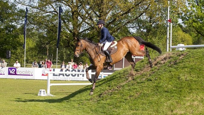 Derby Eindhoven. Sanne Thijssen met Ulena in het Derby parcours. foto: CSI Eindhoven / Digishots