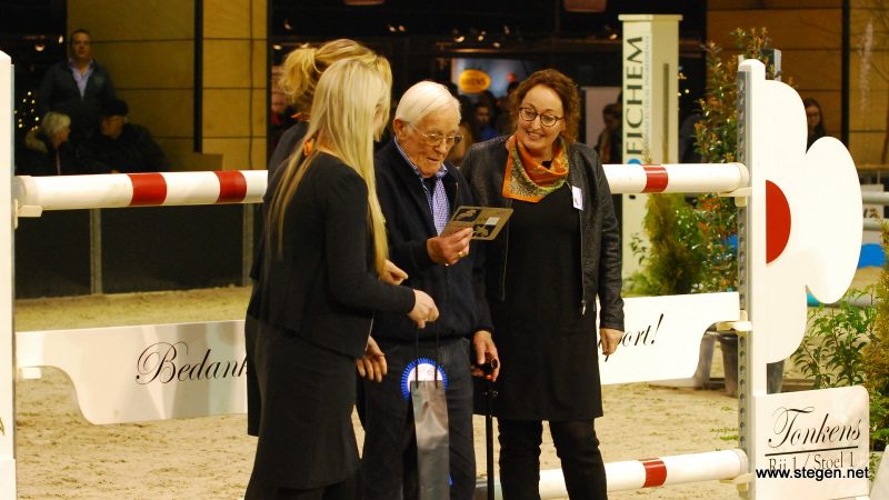 Schelto Tonkens bij de hindernis die hij heeft aangeboden aan Indoor Groningen.