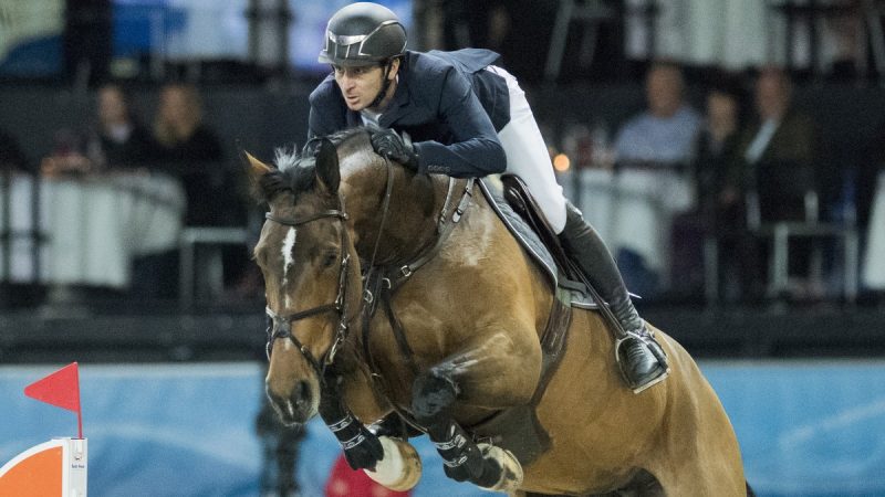 Steve Guerdat rijdt Hannah naar de overwinning in Stuttgart. foto: FEI/Cara Grimshaw