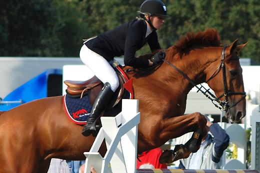 Suzanne Tepper in actie met Twin Twin. ©Steven Stegen