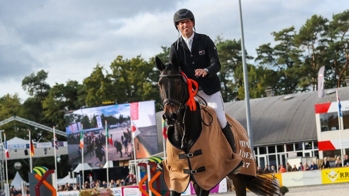 Military Boekelo. De overwinning in Boekelo ging naar Tim Price en Cekatinka.