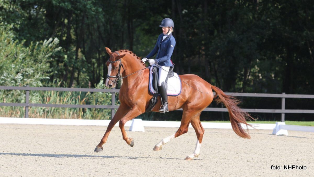 Veronique Roerink met de driejarige Khaleesi.