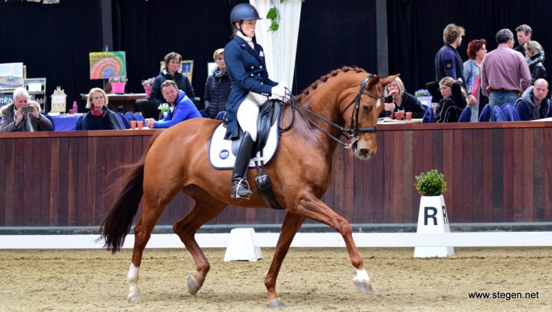 Veronique Roerink won in Tolbert ook de Prix St. Georges. Dat deed ze met MDB's Eskara de Jeu (v. Jazz).