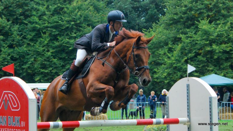 Weite Oldenziel won met Case (v. Crawford) de Z/ZZ-klasse in Bronneger. foto: Steven Stegen