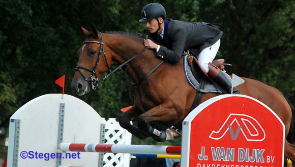 Weite Oldenziel werd met Ofichem's Amirda (v. Calvados) twee keer tweede in de ZZ. ©Steven Stegen