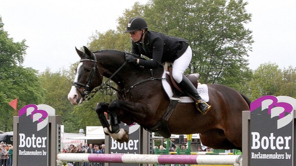 Yvonne van Dijk won de ZZ-klasse met Vayrenta. ©Roos Meertens