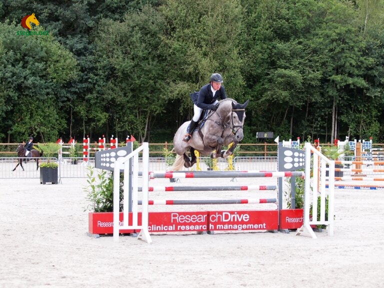 Sander Naber werd met Hasall negende op het WK voor jonge springpaarden.