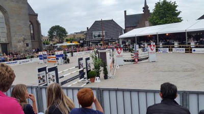 De speciaal gemaakte wedstrijdring in hartje Tubbergen.